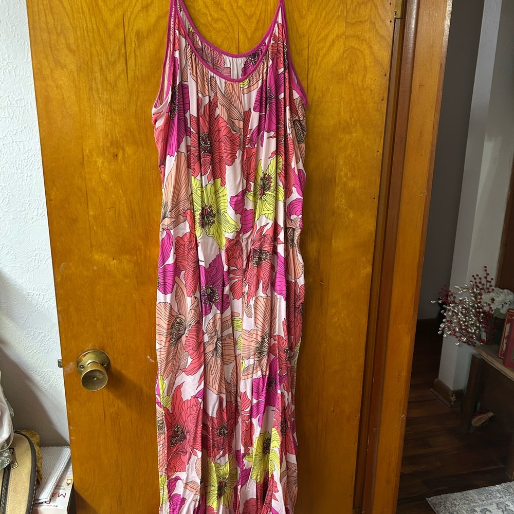 Floral Pink and White Women's Nightgown